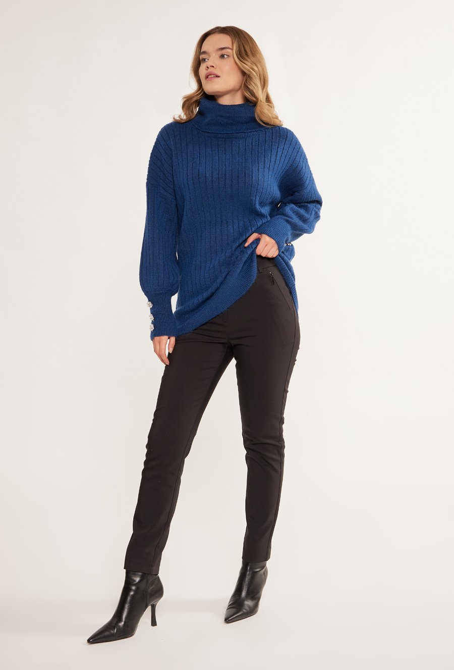 Golf z bufiastymi rękawami