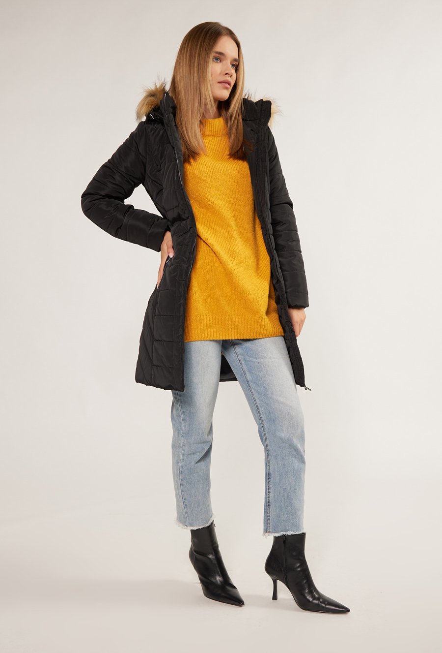 Pikowana kurtka z paskiem w talii