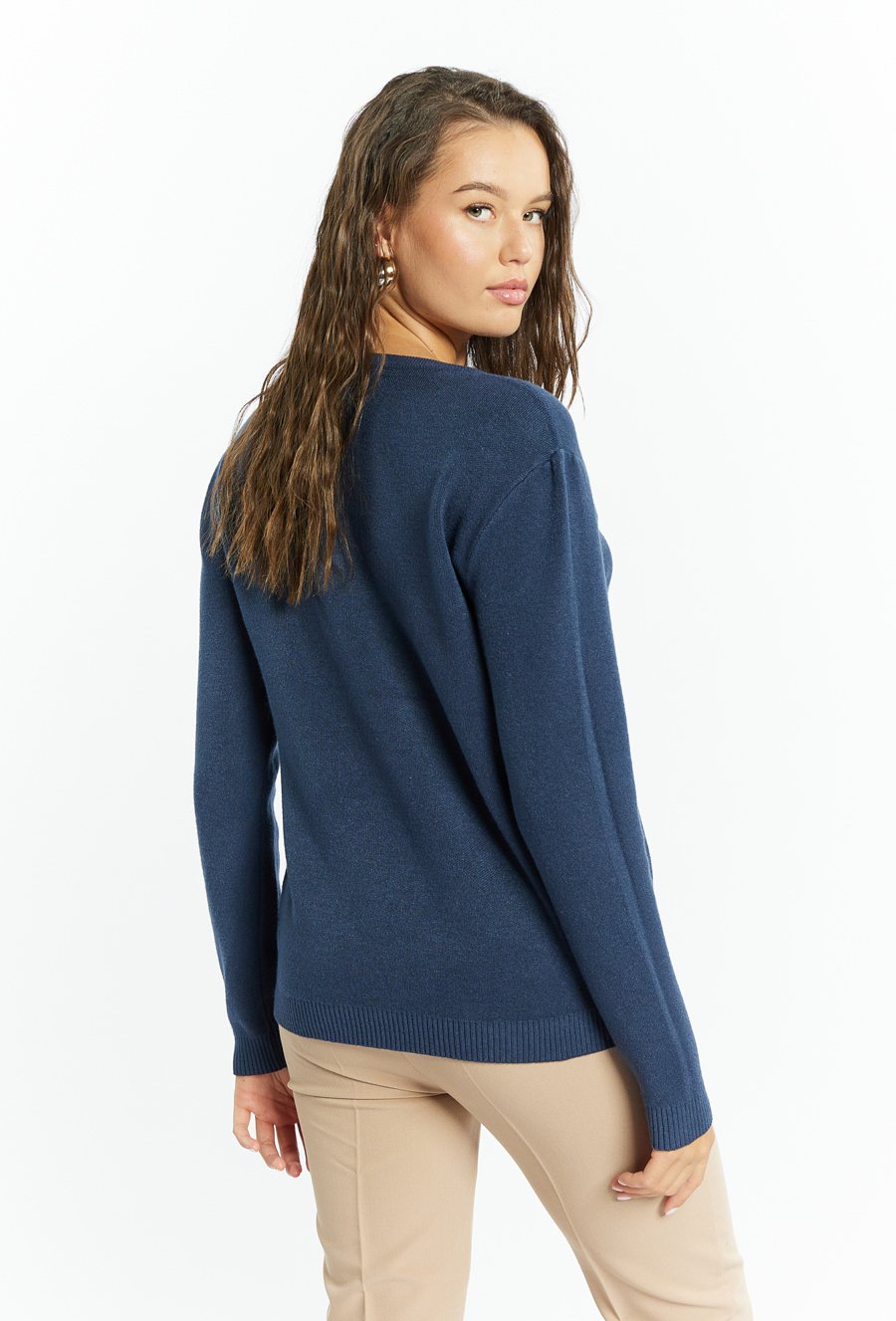 Wiskozowy sweter z dżetami