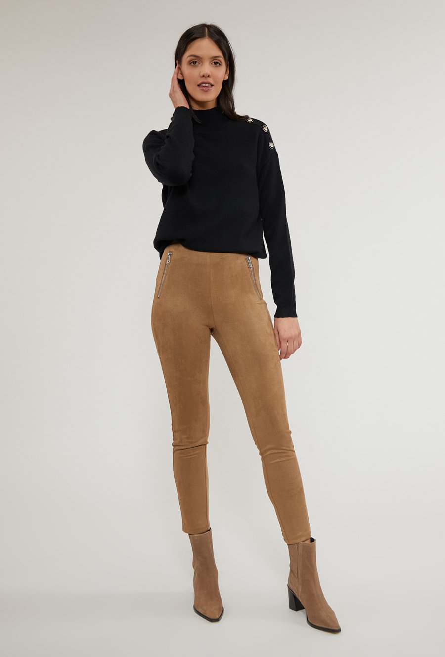 Zamszowe legginsy z zamkami