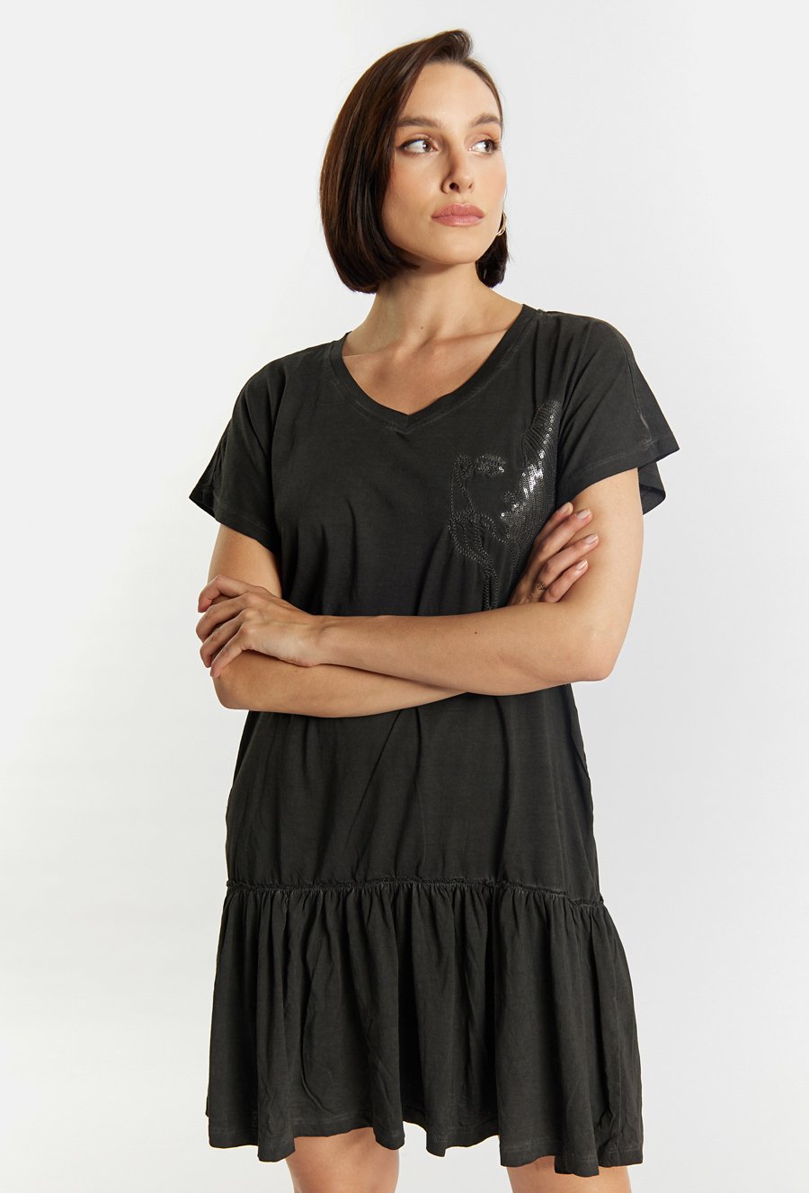 Sukienka damska z ozdobnym haftem