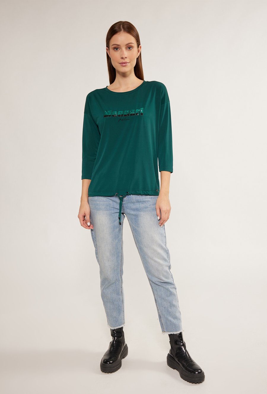 T-shirt damski z cekinowym napisem