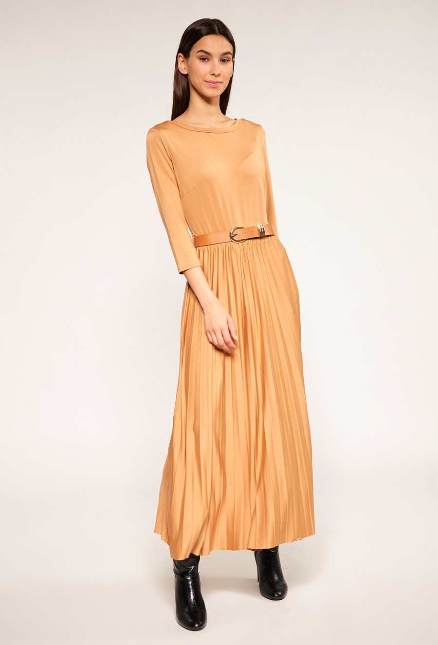 Długa sukienka damska z paskiem