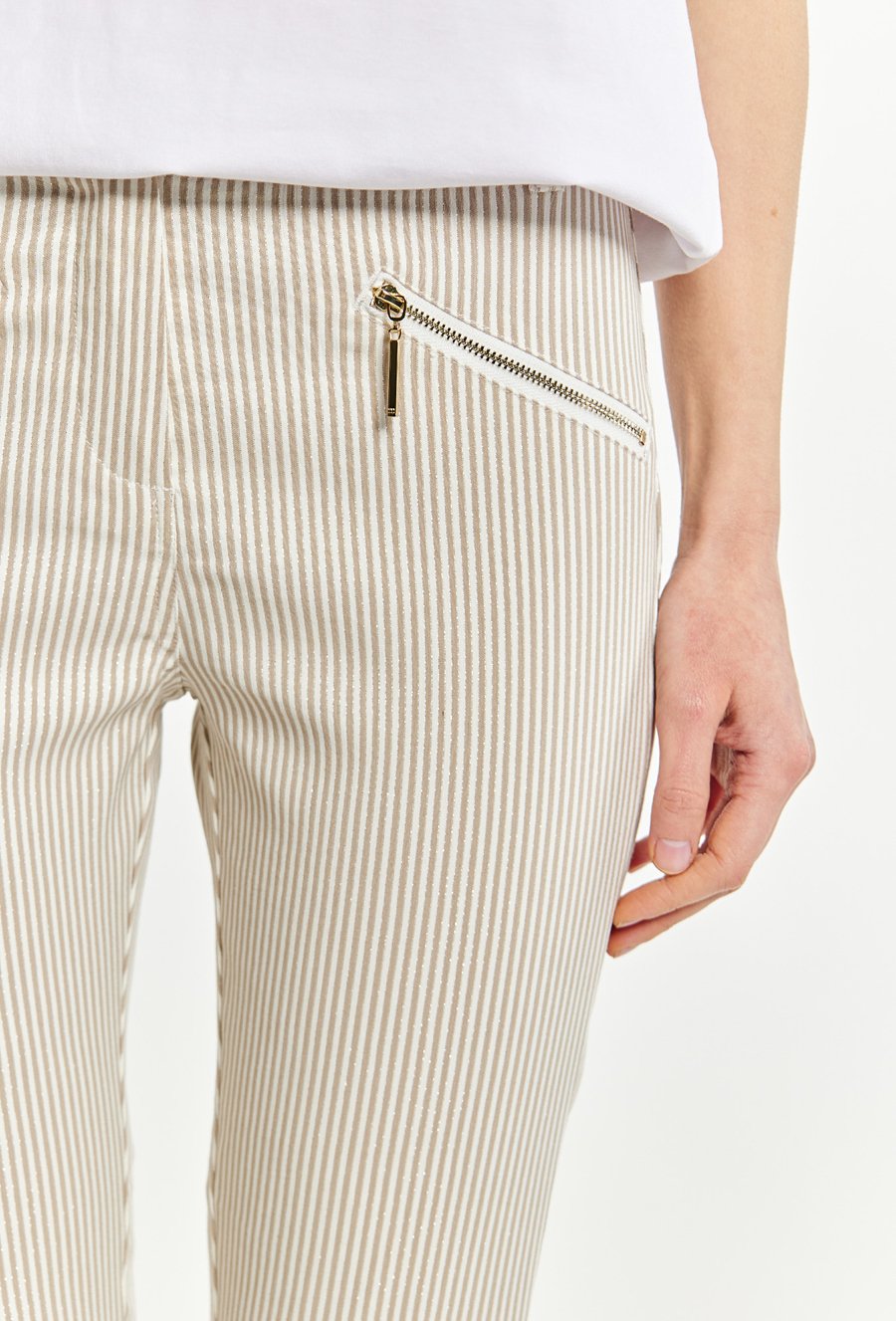 Materiałowe spodnie damskie