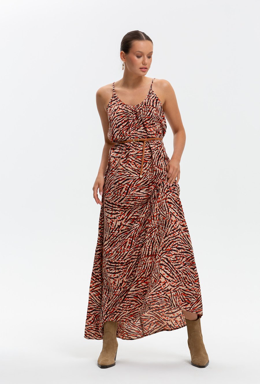 Długa sukienka damska z paskiem