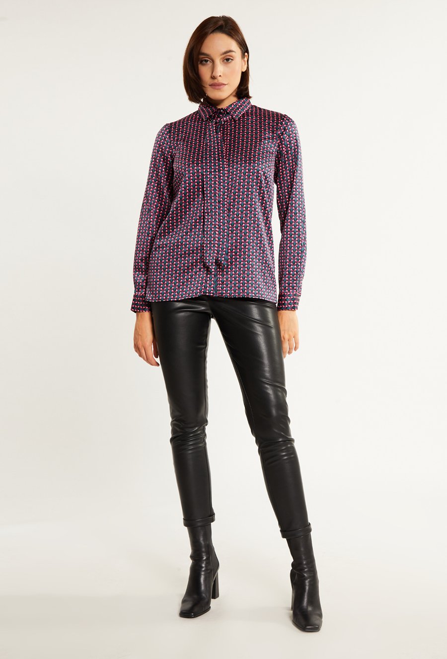 Koszulowa bluzka damska