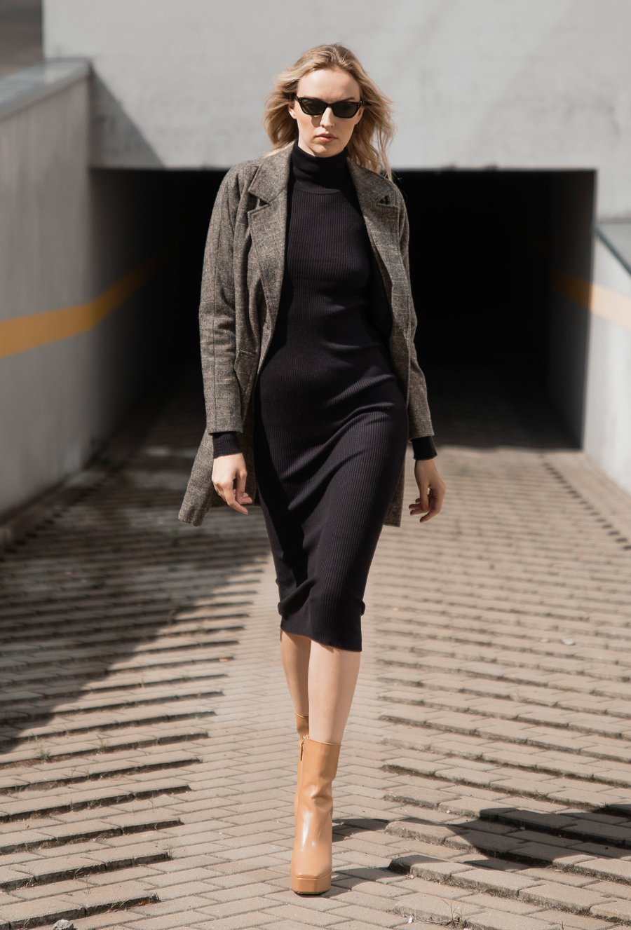 Prążkowana sukienka damska