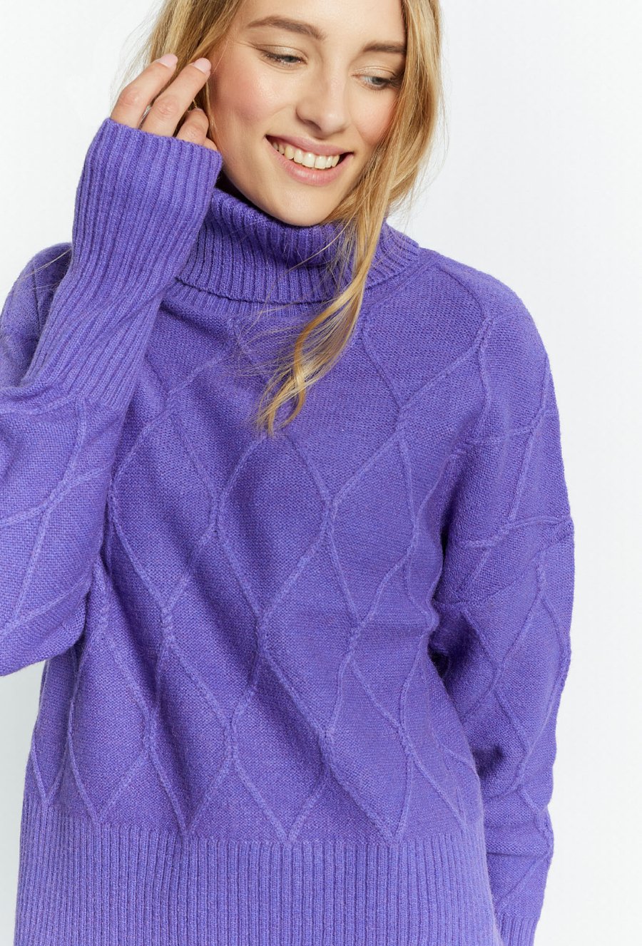 Sweter damski ze splotem