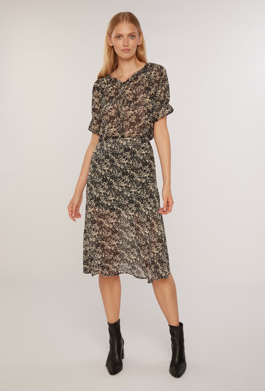 Wzorzysta bluzka damska