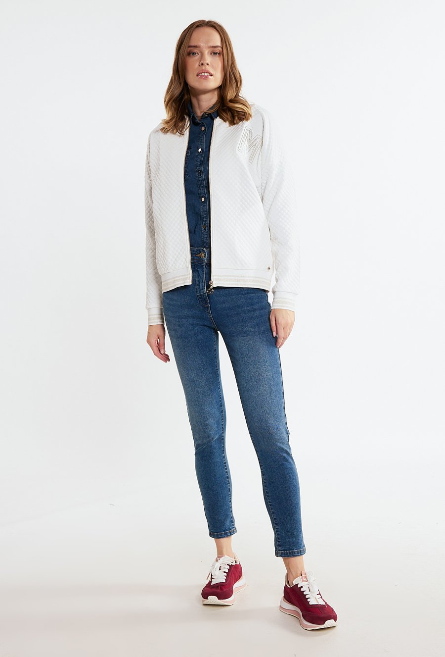 Pikowany żakiet z logo