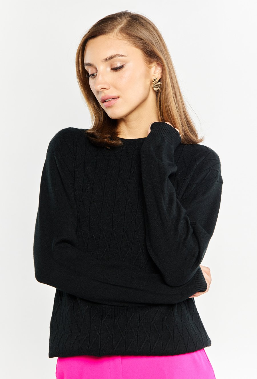 Sweter damski z delikatnym zdobieniem