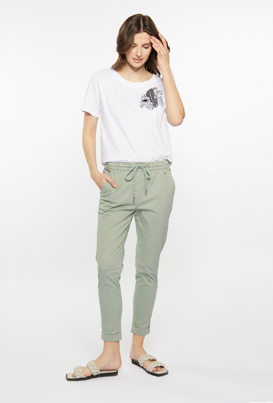 Materiałowe spodnie z wiązaniem