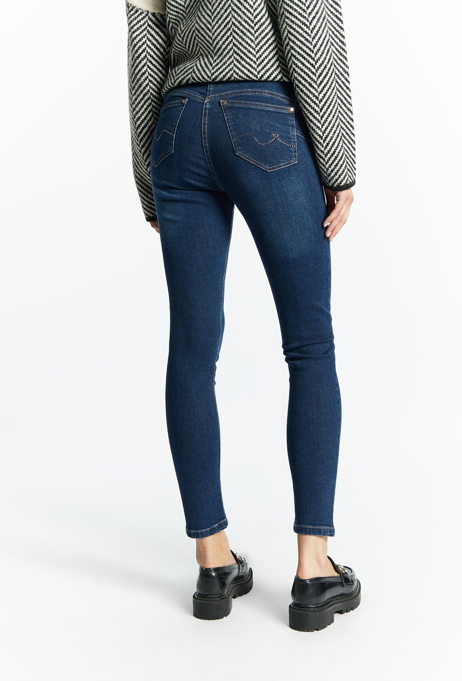 Jeansy damskie z aplikacją