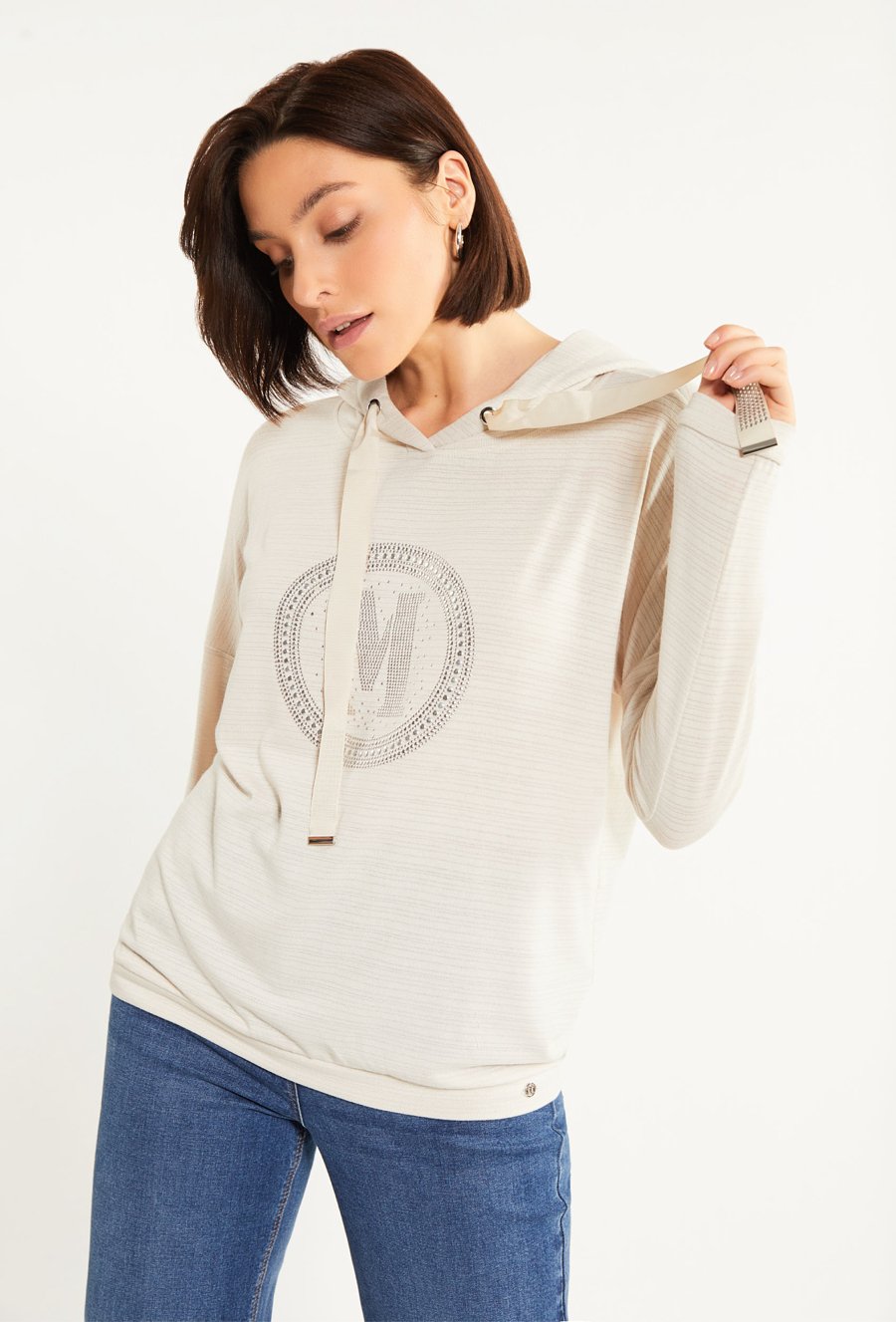 Bluzka z kapturem oraz logo