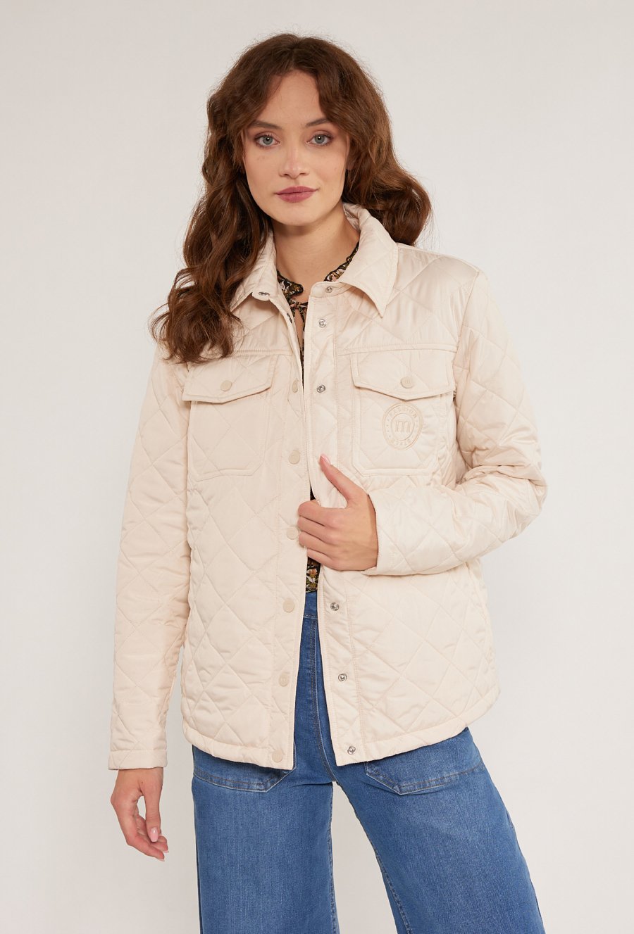 Pikowana kurtka z kołnierzykiem