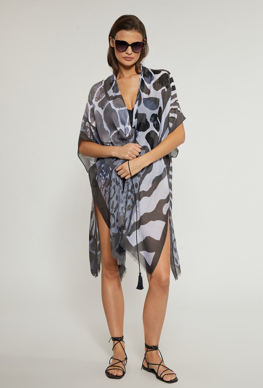 Wzorzysta narzutka z wiązaniem