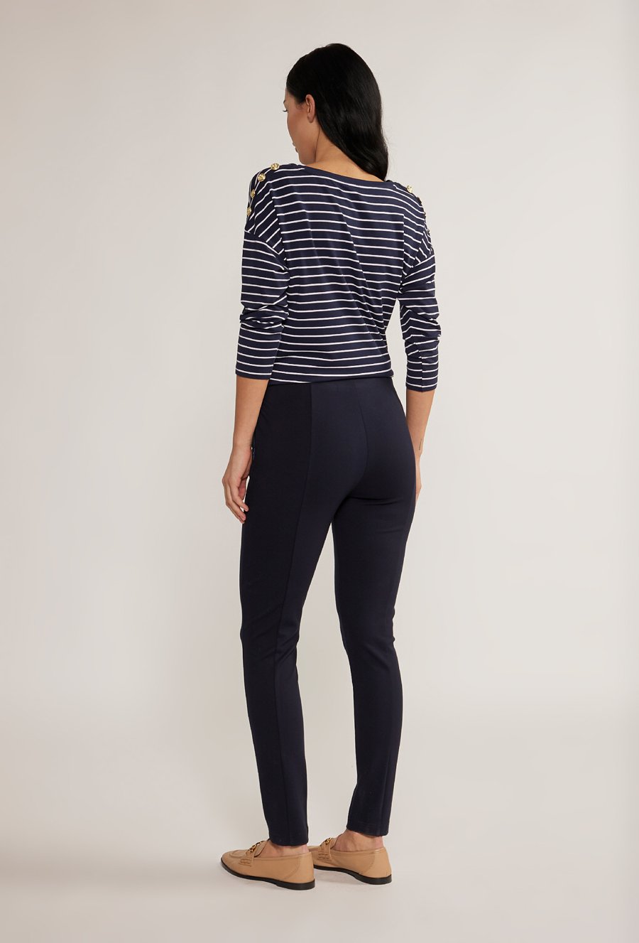 Legginsy z ozdobnymi przeszyciami