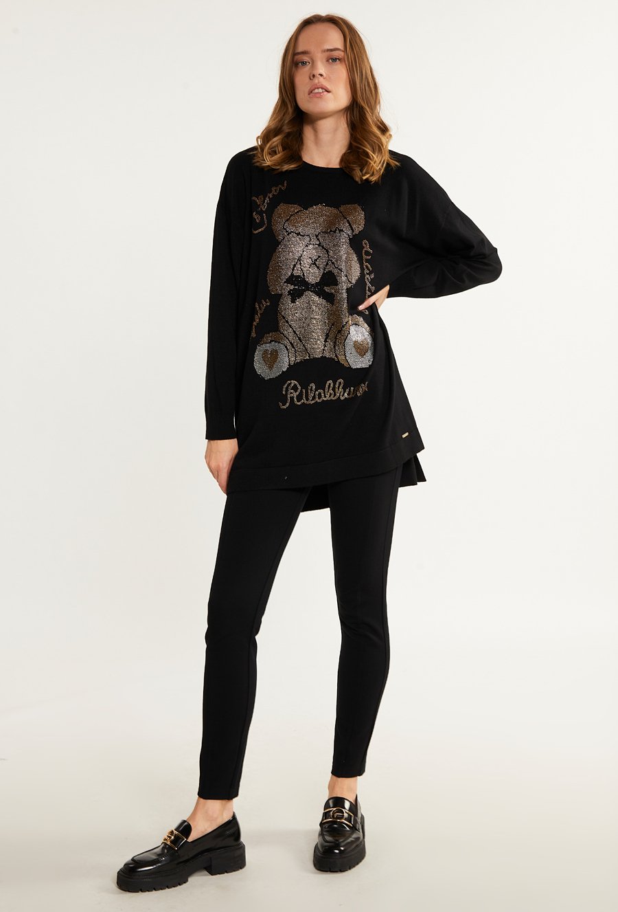 Długi sweter damski z dżetowym wzorem