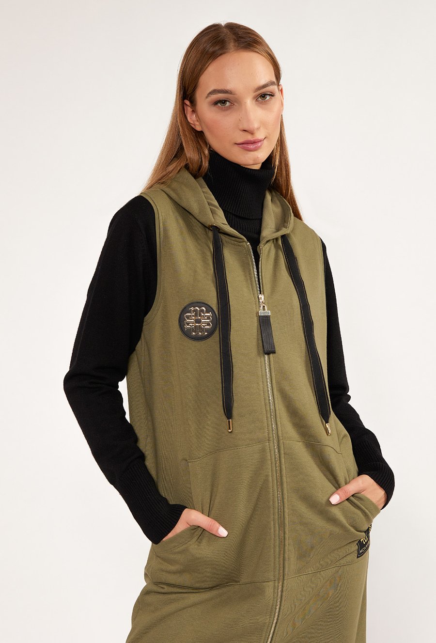 Bezrękawnik z kapturem