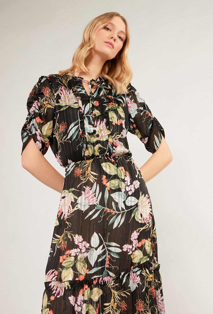 Sukienka damska z kwiecistym wzorem