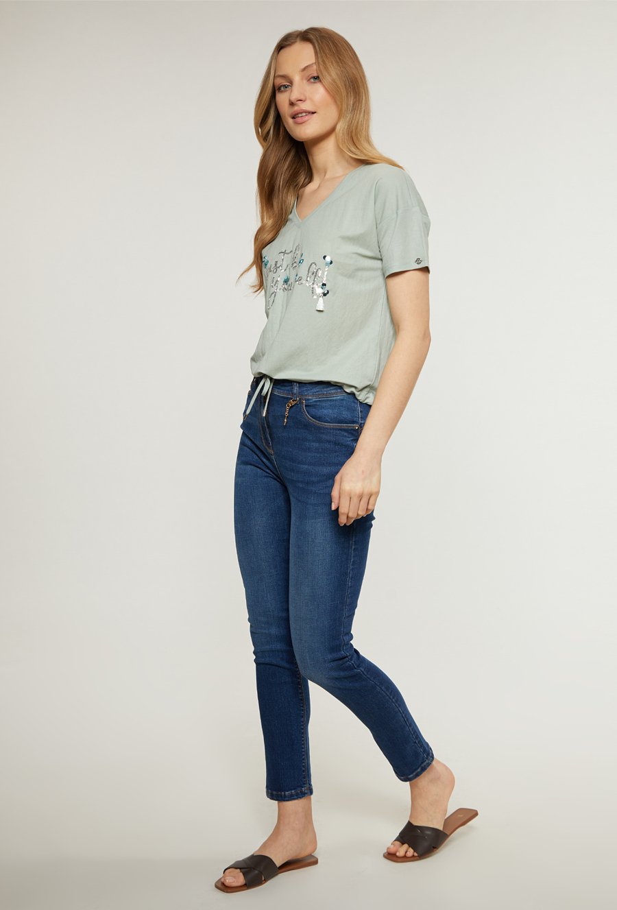 Jeansy z wysokim stanem