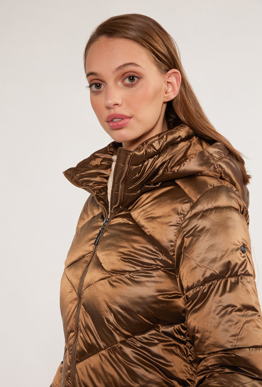 Zimowa kurtka z wzorem w jodełkę