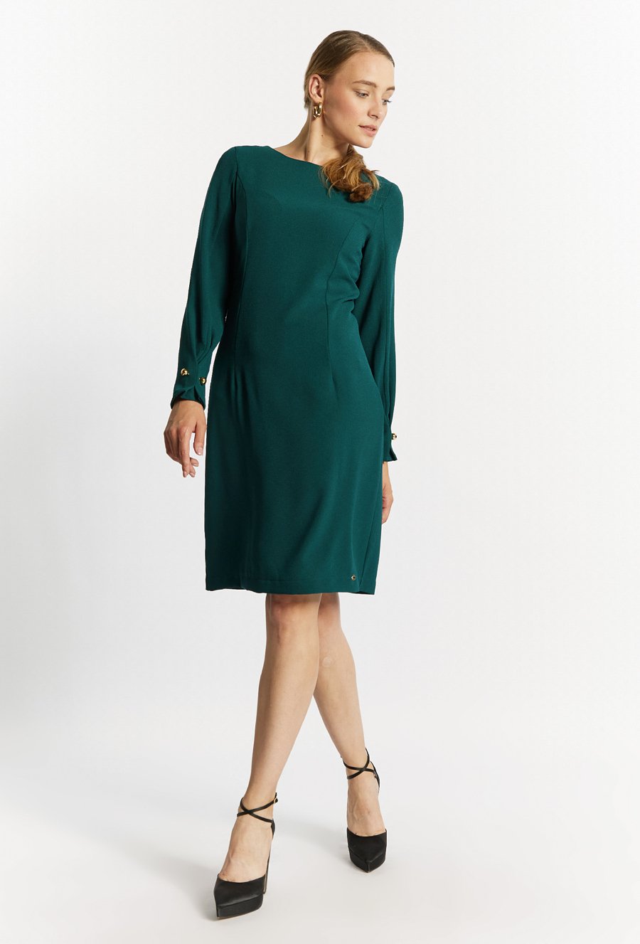 Sukienka o klasycznym kroju