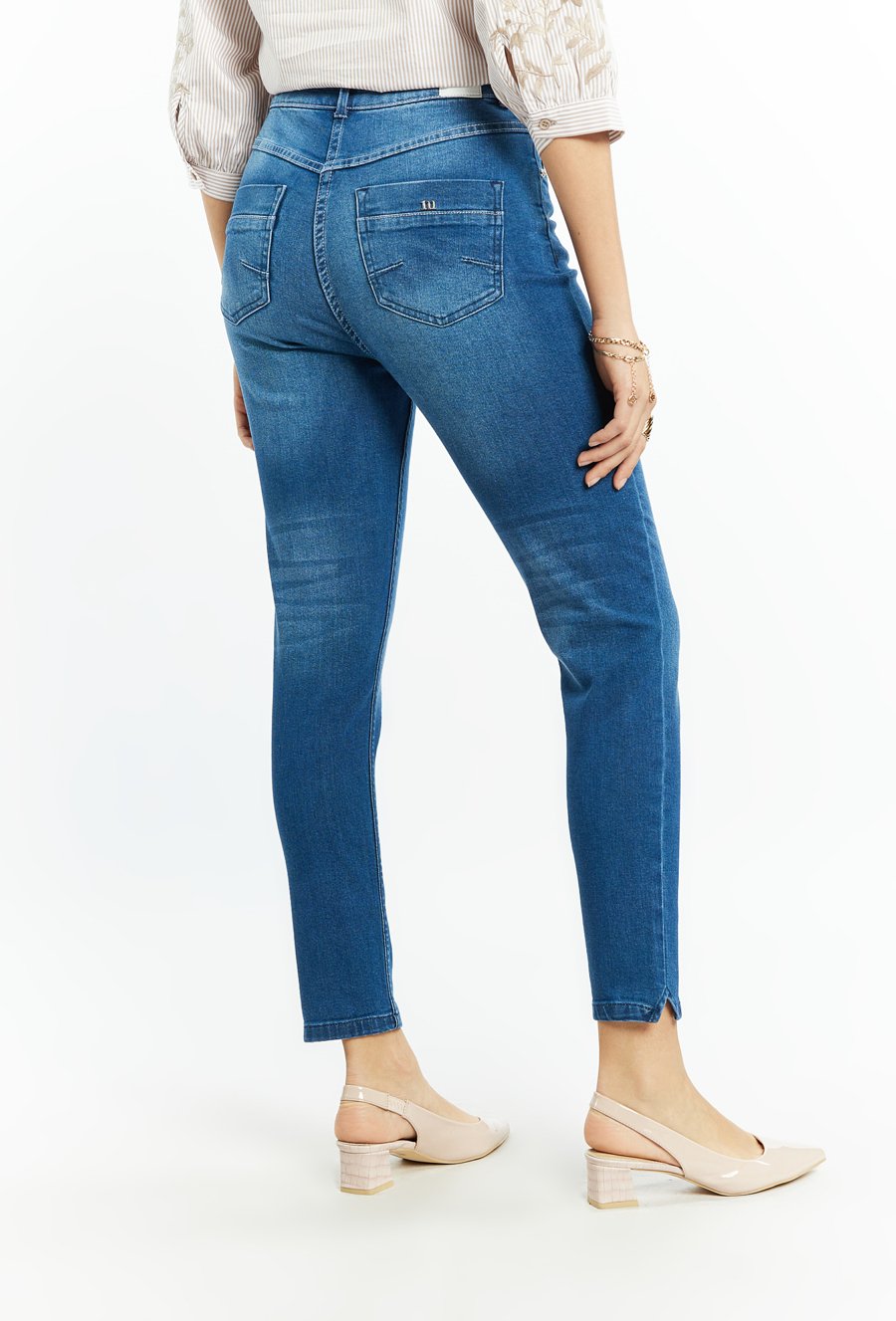 Jeansy o dopasowanym kroju