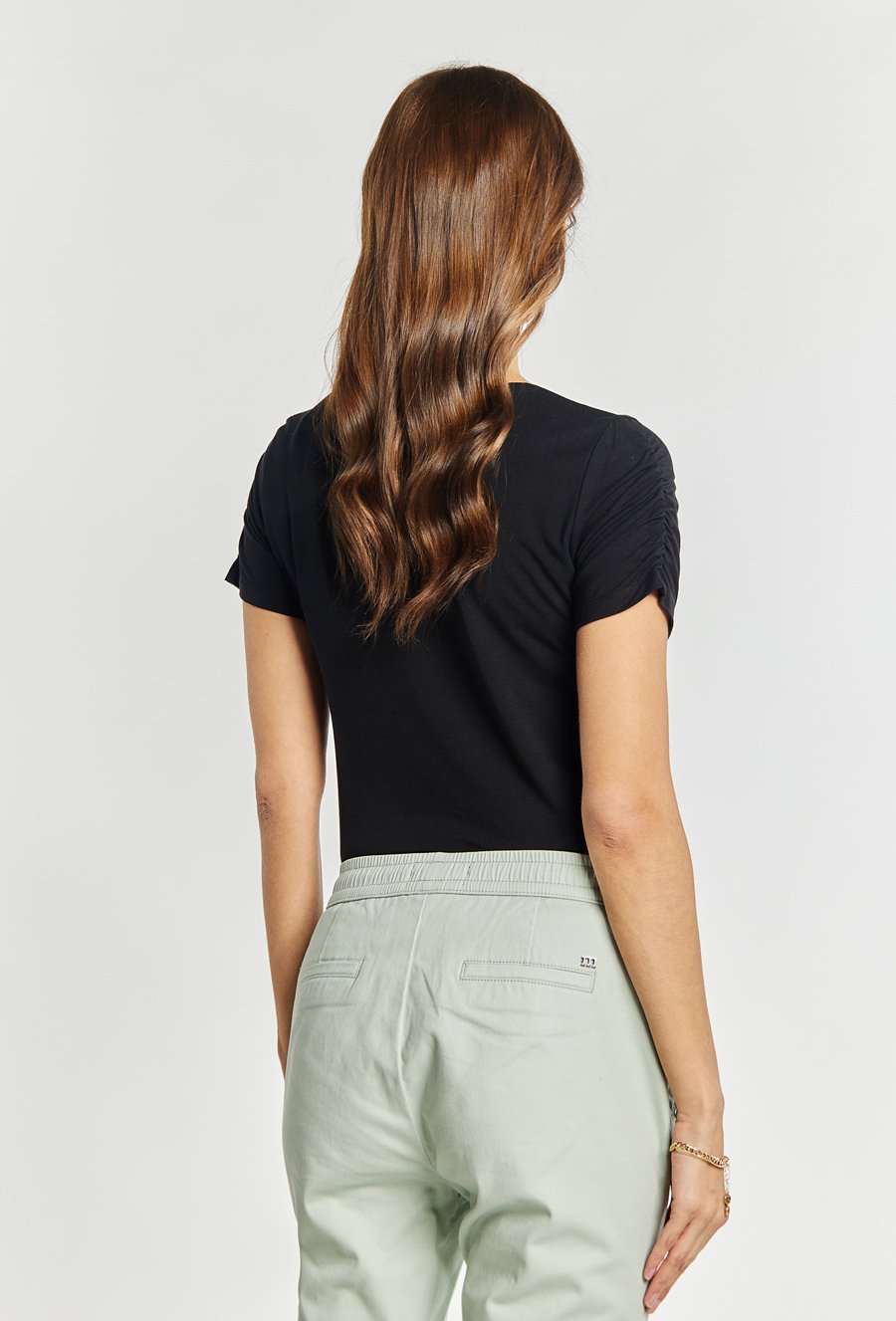 T-shirt damski z przyjemnej dzianiny