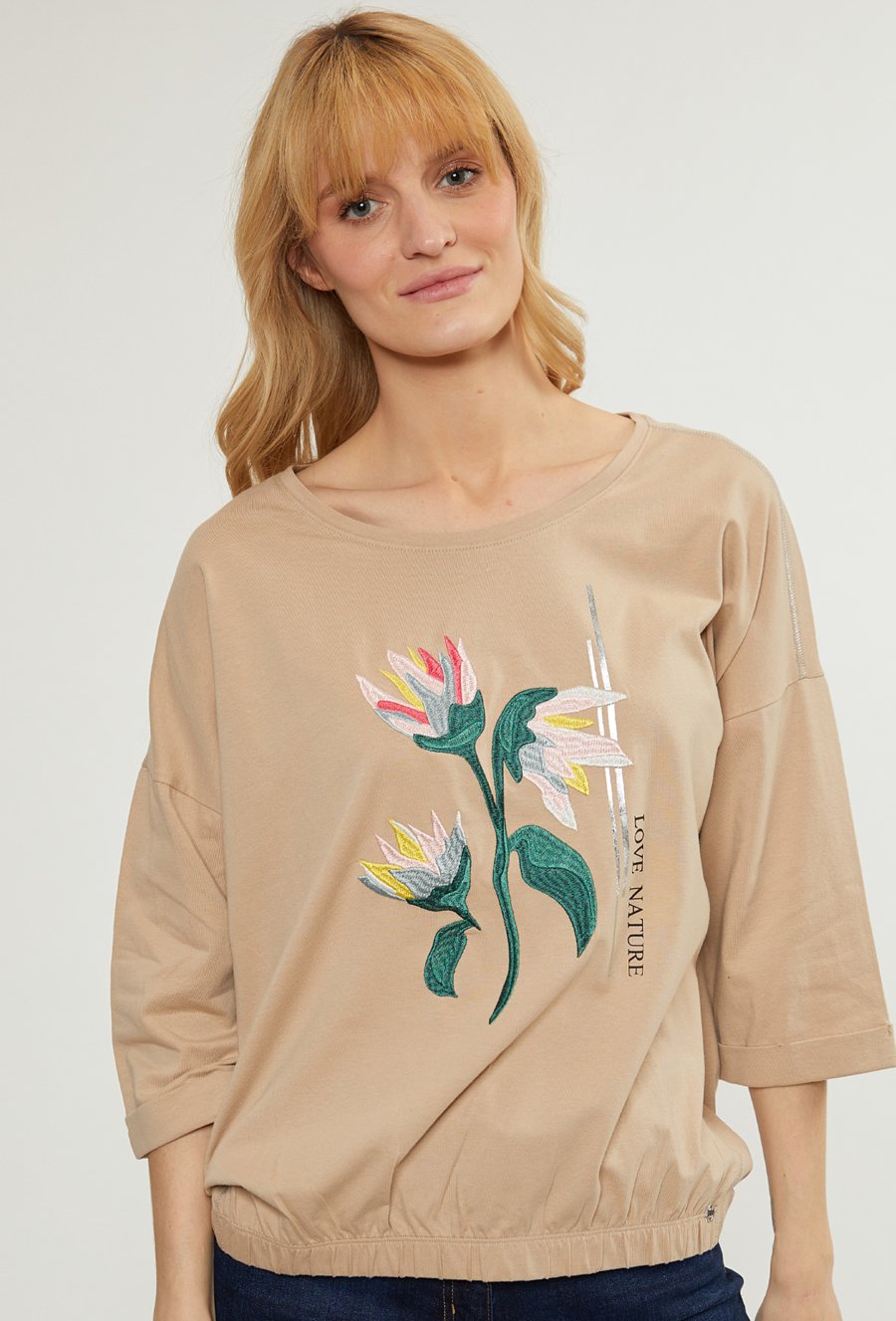 Bluzka z tłoczonym wzorem w kwiaty