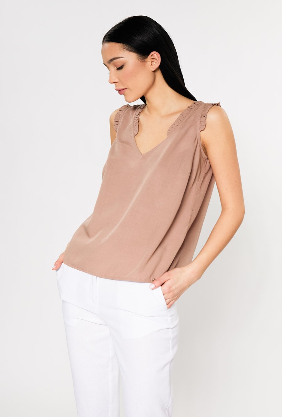 Bluzka damska z ozdobnymi falbankami