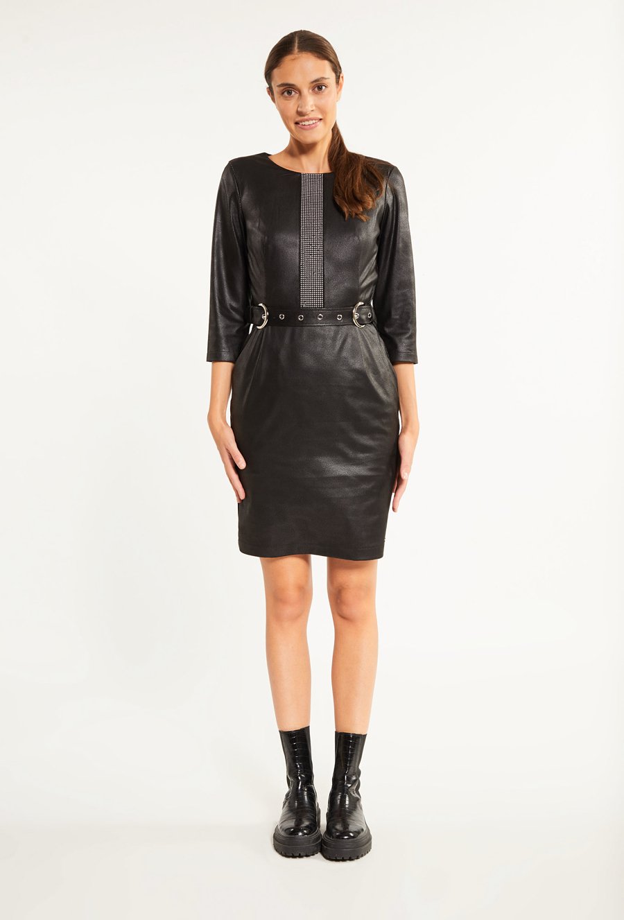 Wizytowa sukienka z paskiem