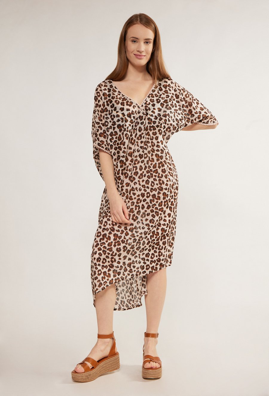 Wzorzyste pareo o luźnym kroju