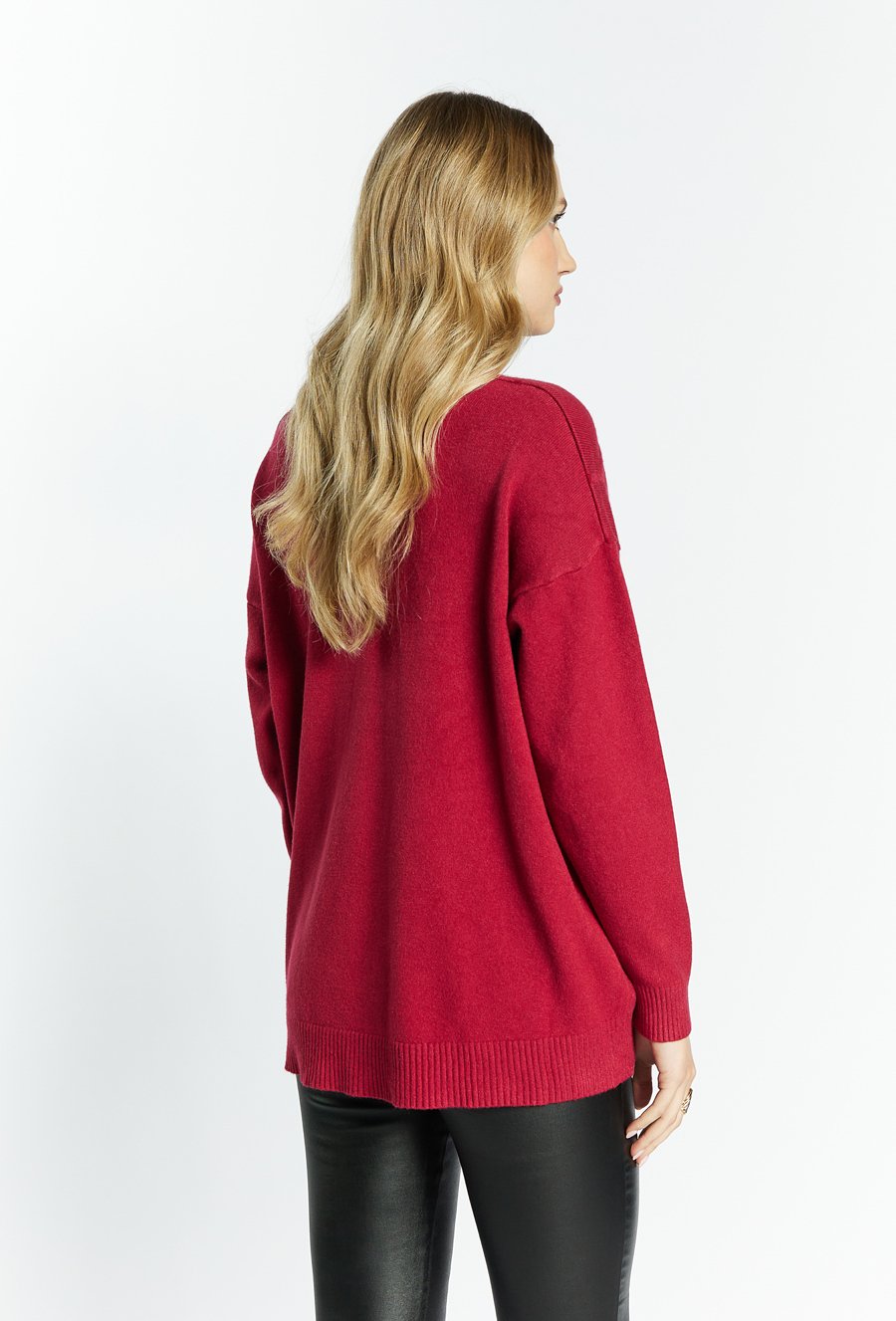 Oversizowy sweter w serek