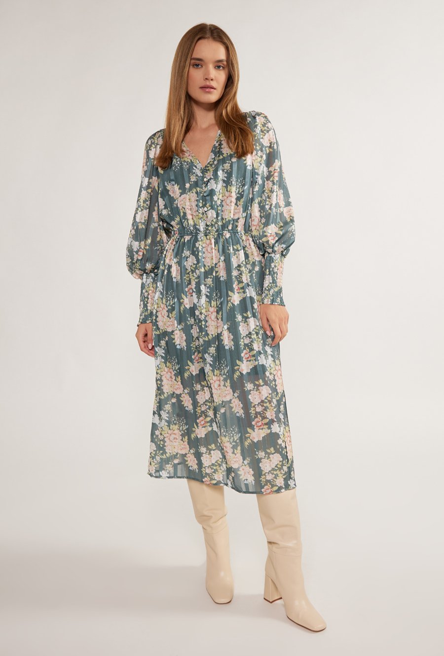Sukienka w kwiatowy wz&oacute;r