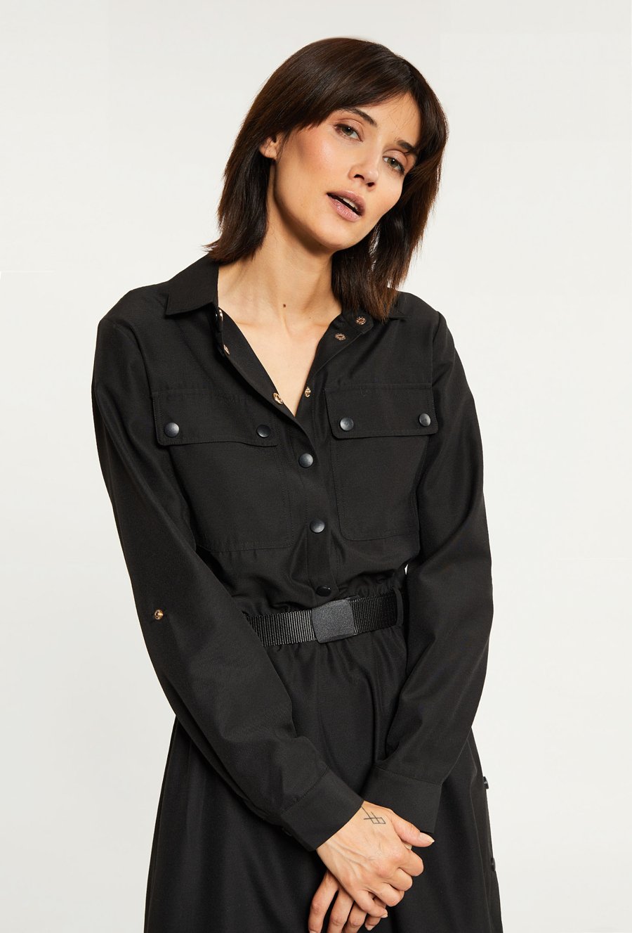 Sukienka maxi o koszulowym kroju