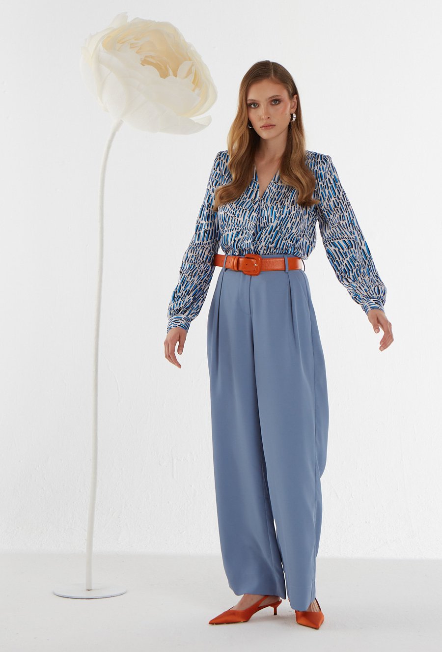 Niebieski spodnie z szerokimi nogawkami i wysokim stanem