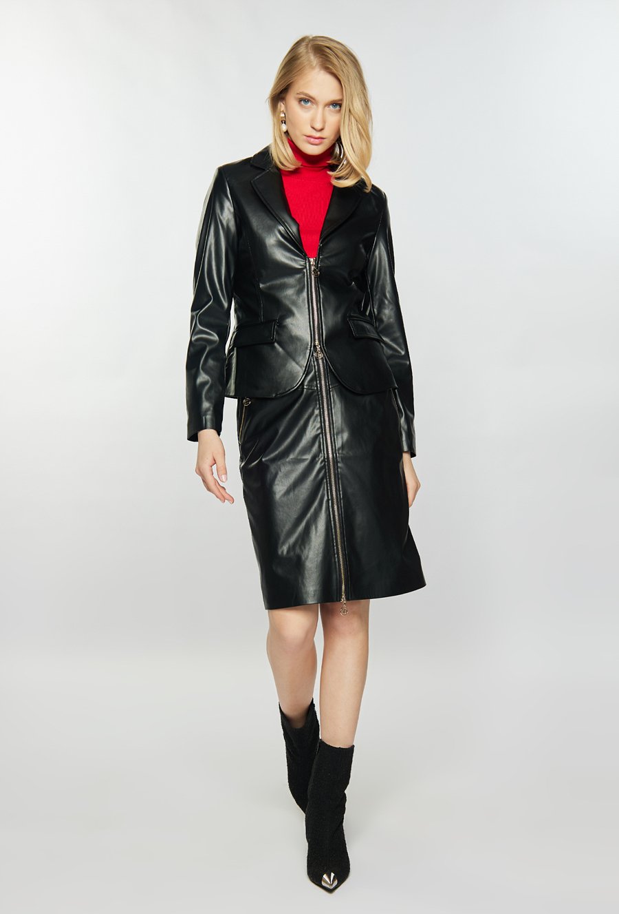 Żakiet damski z imitacji sk&oacute;ry