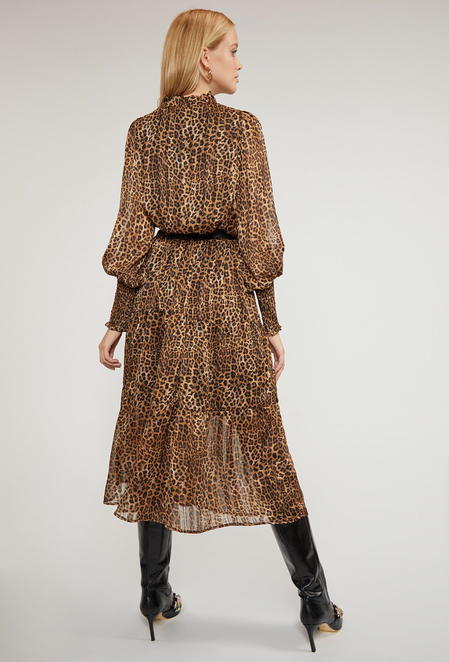 Zwiewna sukienka w panterę