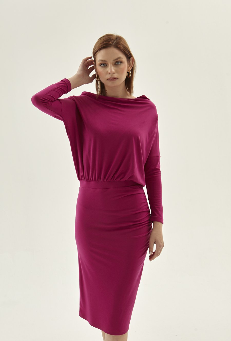 Sukienka z rękawami typu batman