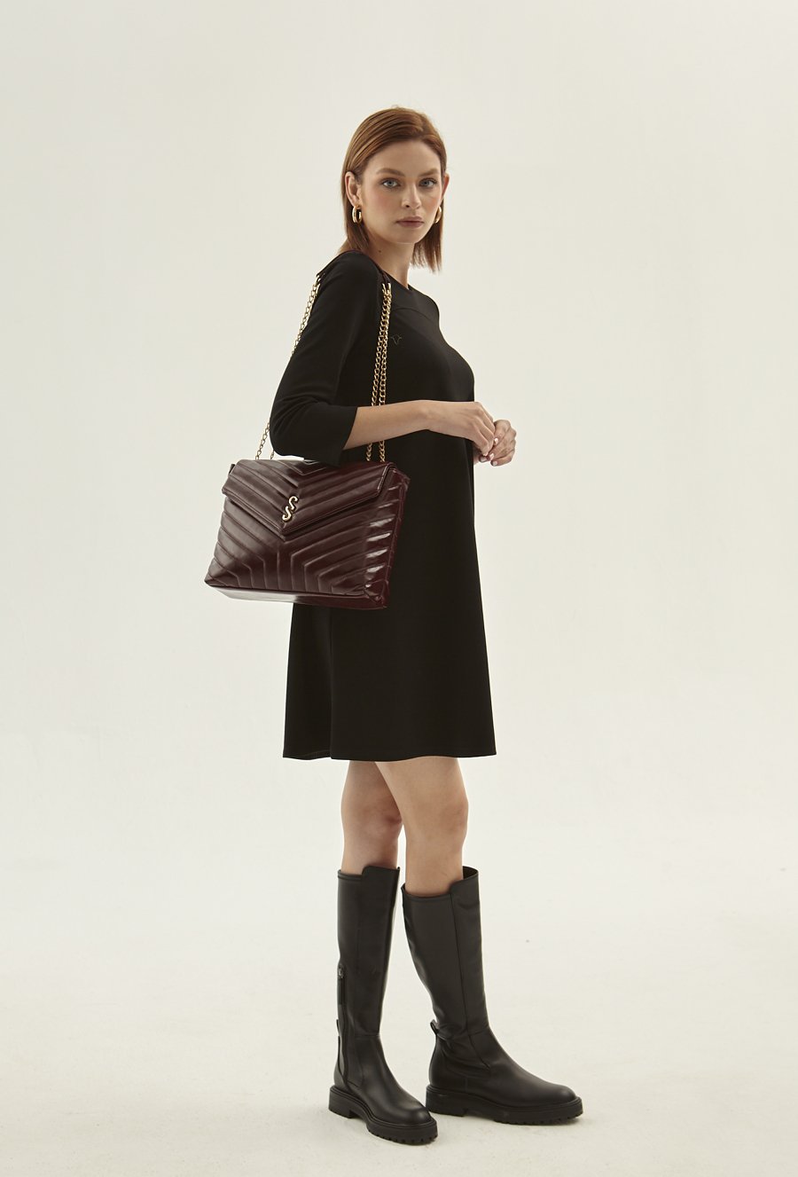 Klasyczna czarna sukienka