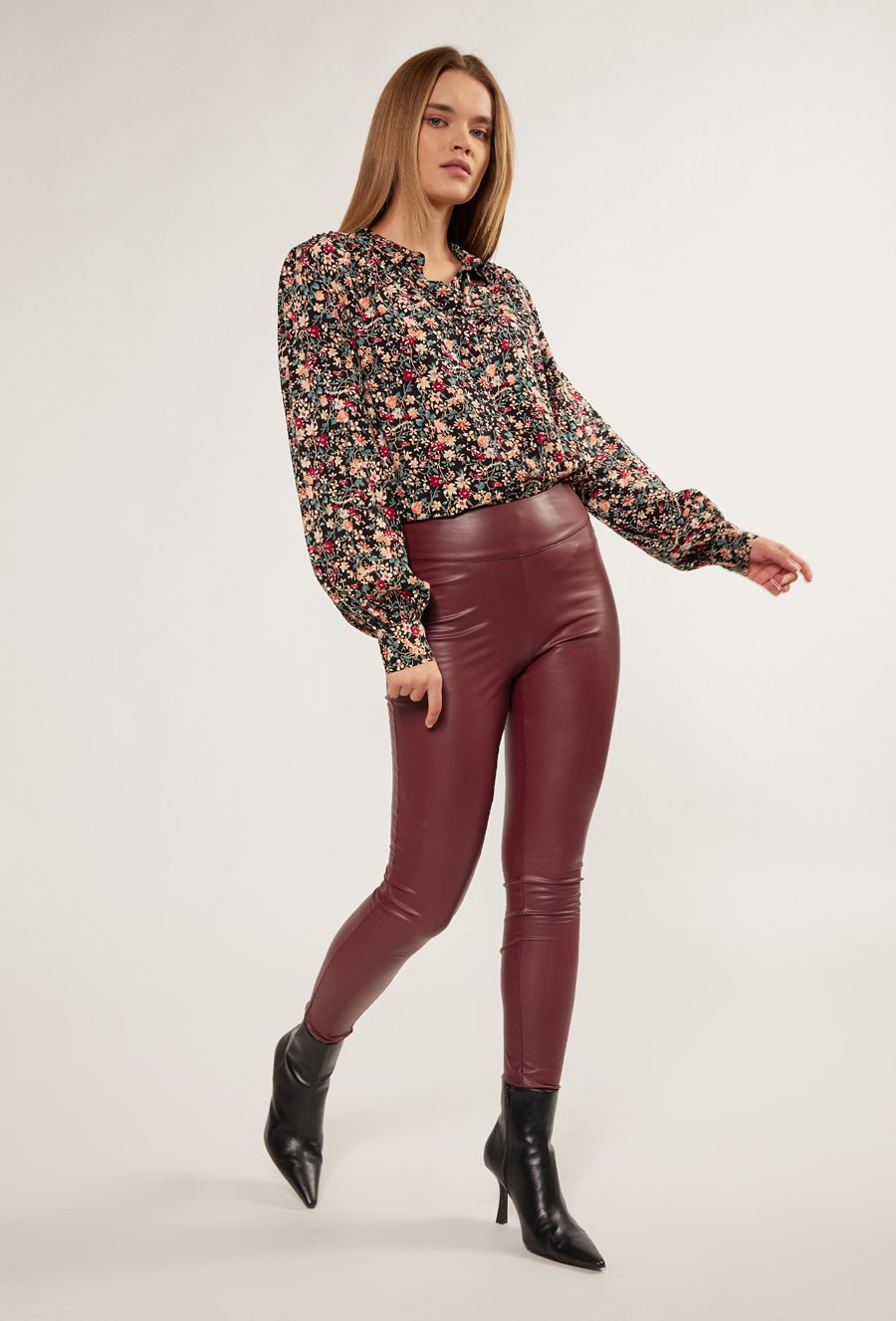 Legginsy z imitacji sk&oacute;ry