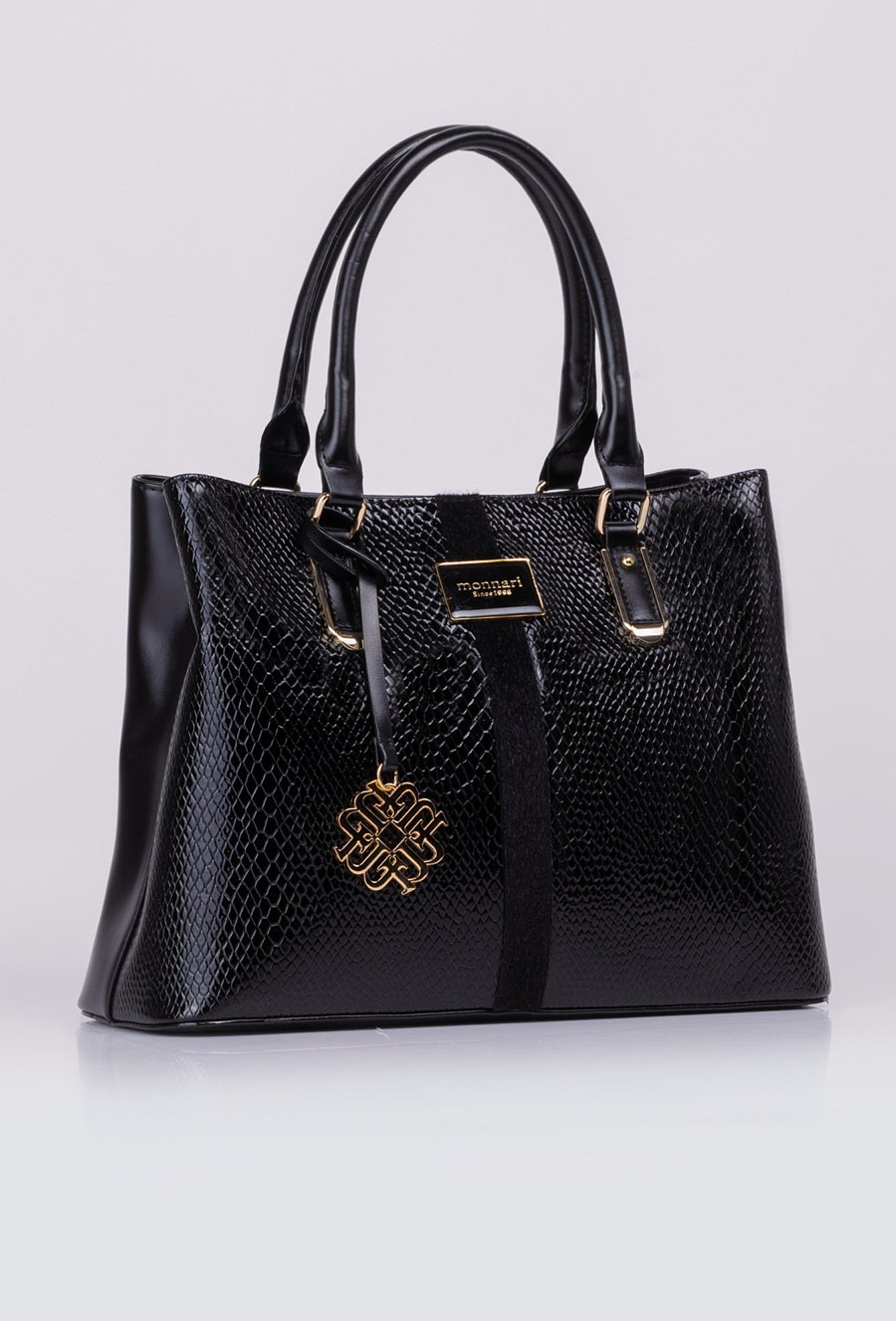 Klasyczna torba ze zdobieniem