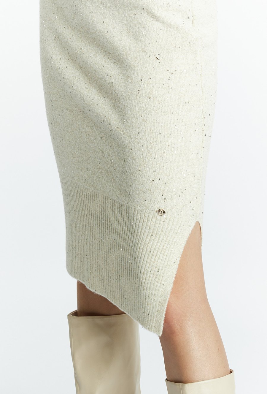 Sp&oacute;dnica damska z cekinami