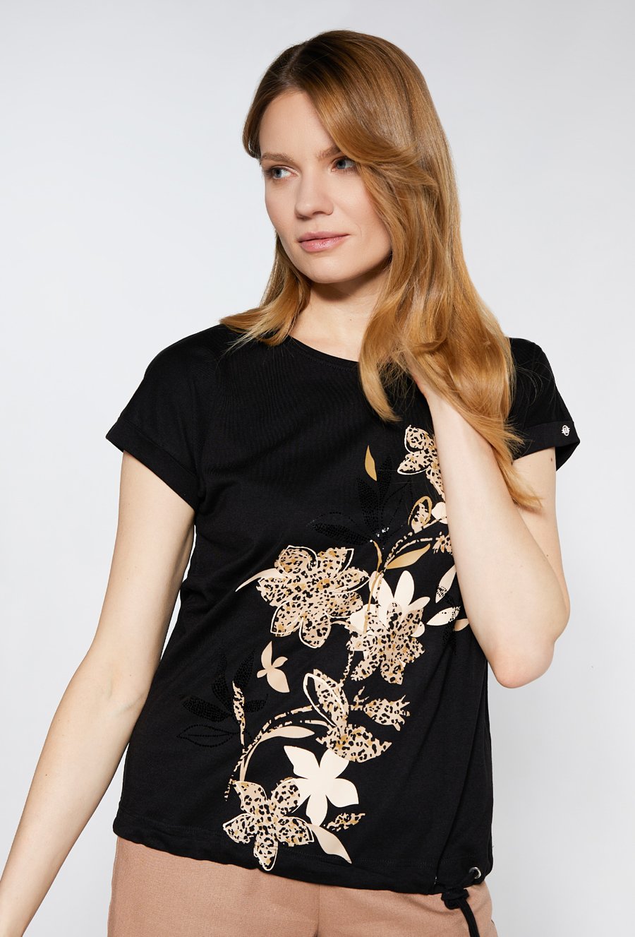 T-shirt z wzorem w kwiaty