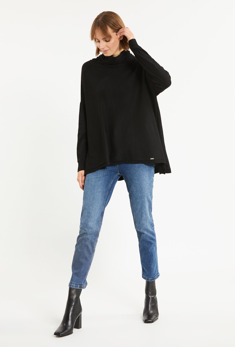 Sweter damski z golfem