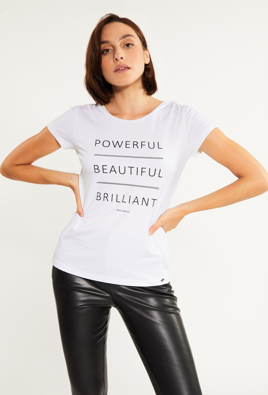 T-shirt damski z ozdobnym napisem