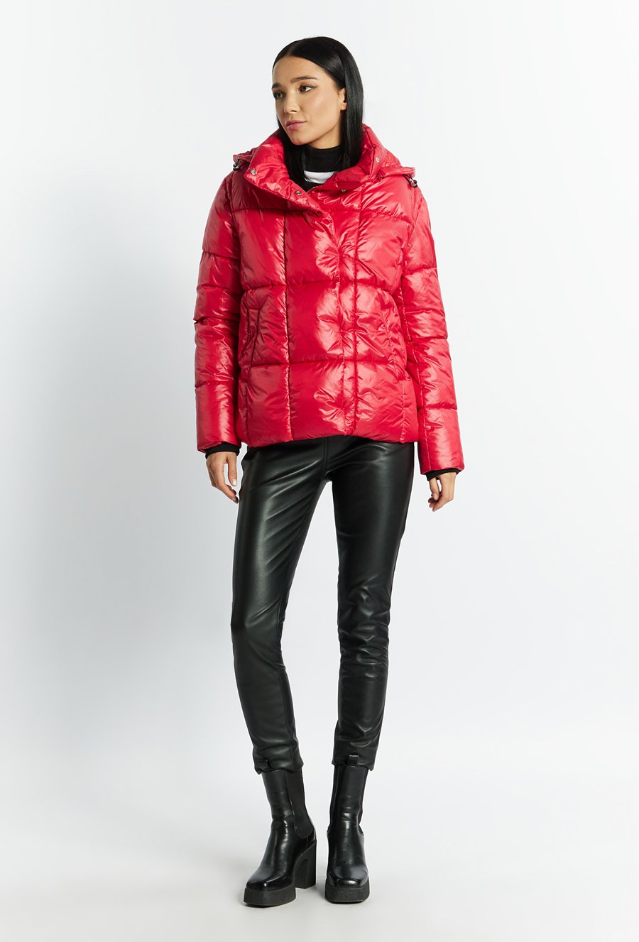 Kr&oacute;tka kurtka damska