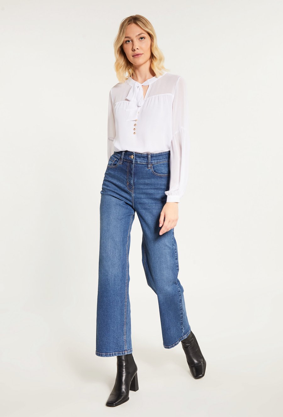 Bluzka damska z delikatnego materiału