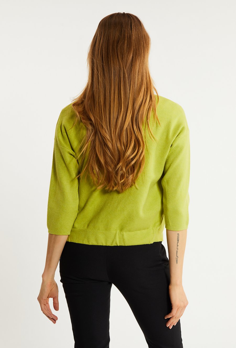 Kr&oacute;tki kardigan z kieszonkami